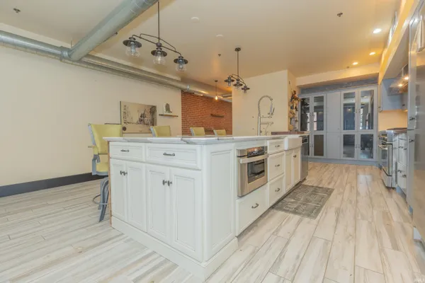 $400,000 | 301 Main Street, Unit D, Evansville, IN 47708