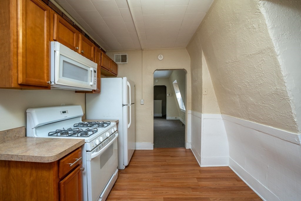 1201-1203 Worcester Street Springfield, MA 01151 - Photo 6 of 19 Gallery Image 6