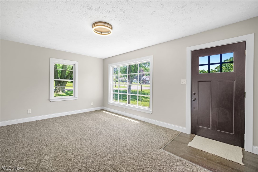1371 Krumroy Road Akron, OH 44306 - Photo 3 of 32