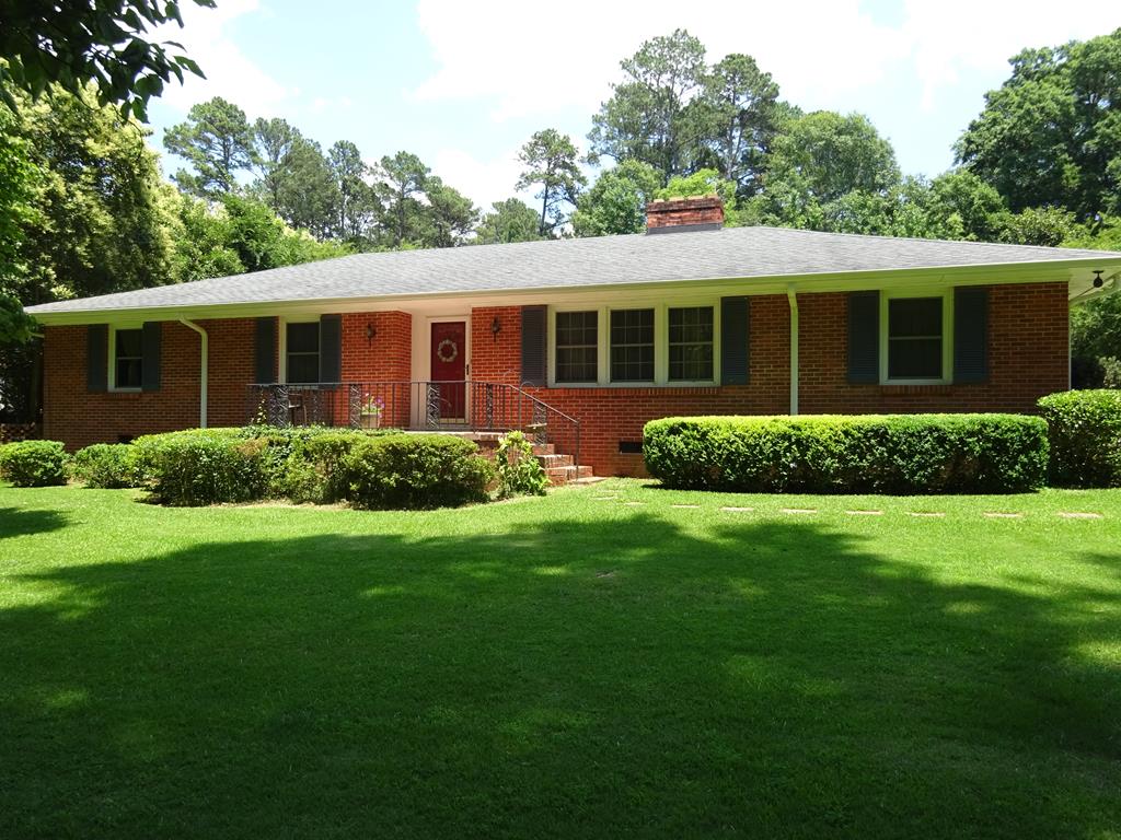 313 Hunting Road Greenwood, SC 29646 - Photo 1 of 26 Gallery Image 1