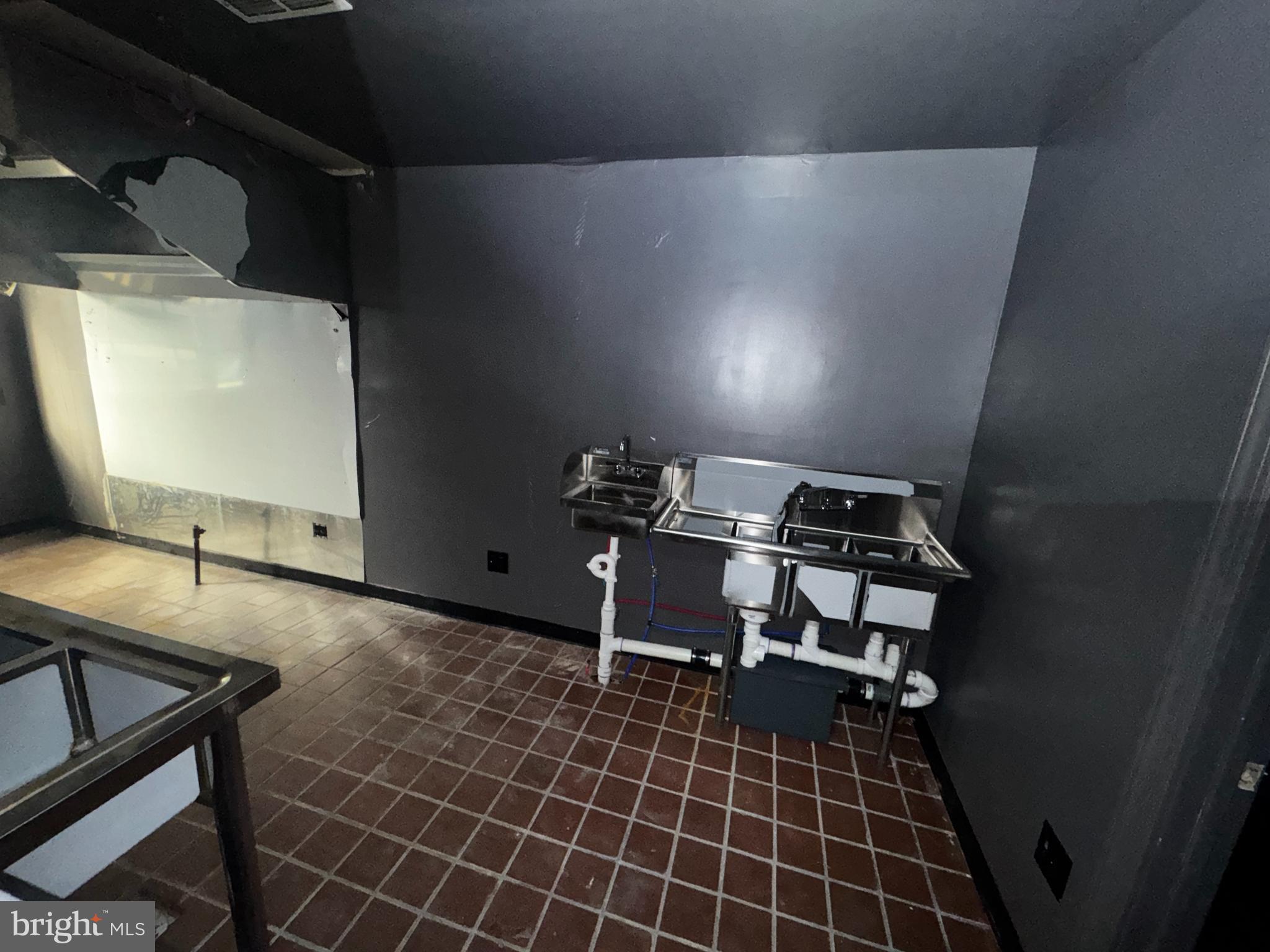 700 Lloyd Street Chester, PA 19013 - Photo 12 of 32 a room with chairs