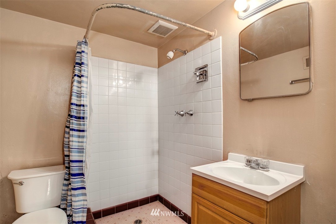12203 Ridgemont Way North Seattle, WA 98133 - Photo 20 of 25
