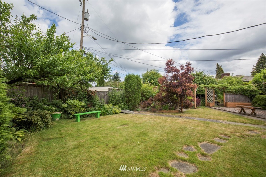12203 Ridgemont Way North Seattle, WA 98133 - Photo 23 of 25