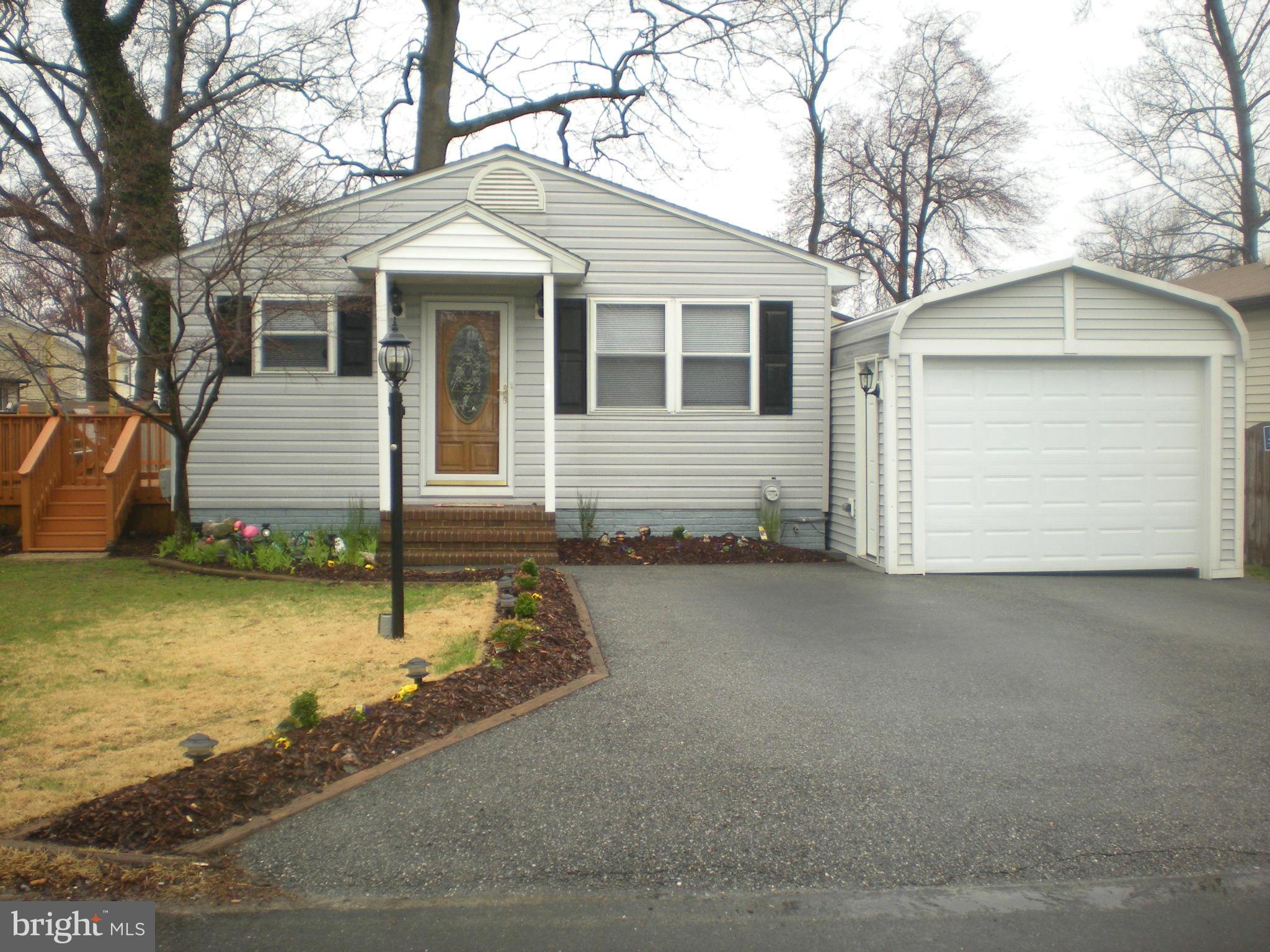 7808 East Shore Road Pasadena, MD 21122 - Photo 1 of 30 Exterior (Front)
