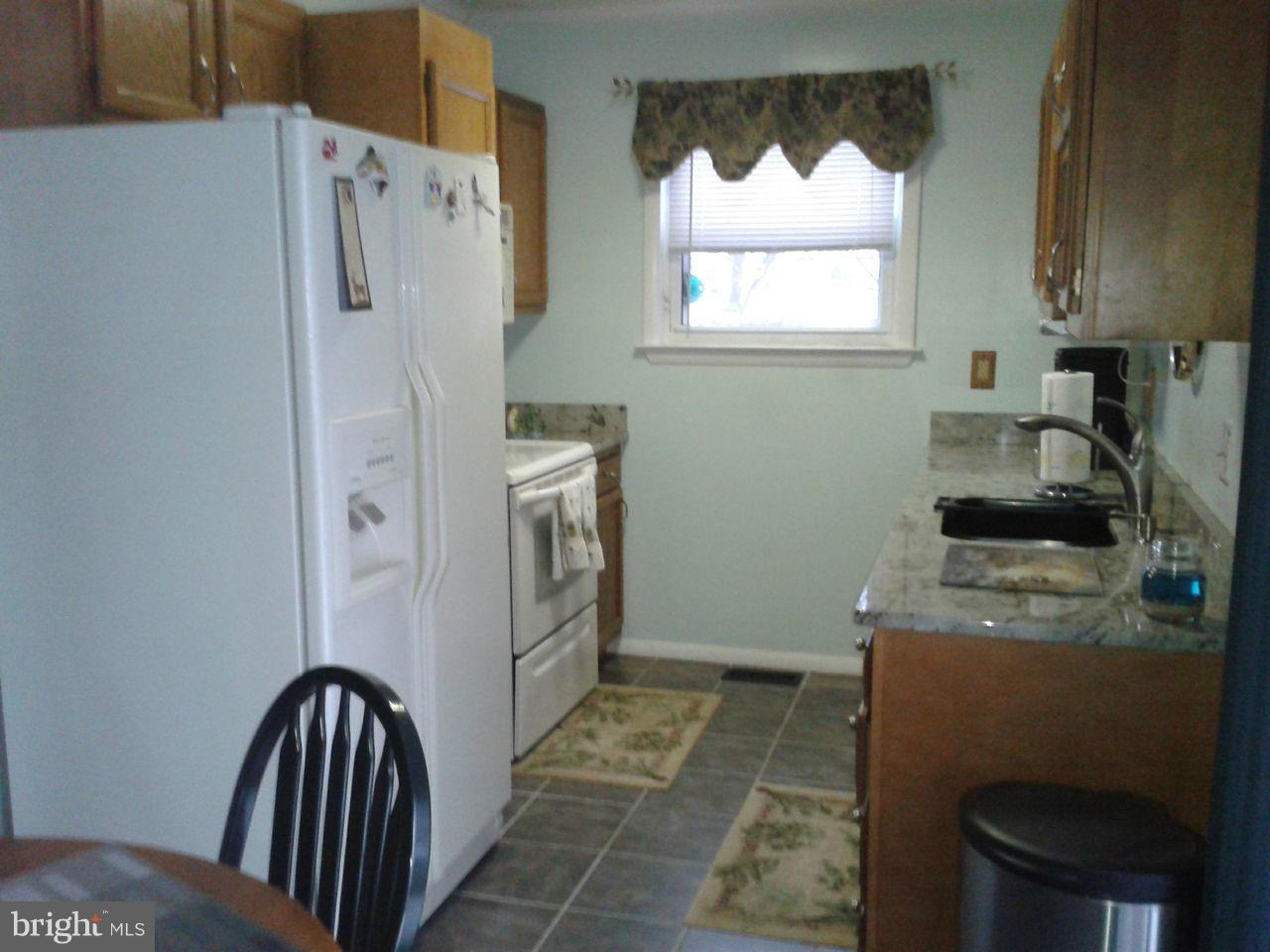 7808 East Shore Road Pasadena, MD 21122 - Photo 3 of 30 Kitchen
