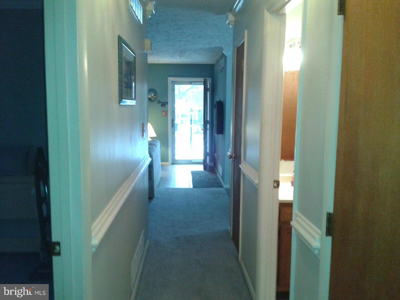 7808 East Shore Road Pasadena, MD 21122 - Photo 9 of 30 Interior (General)