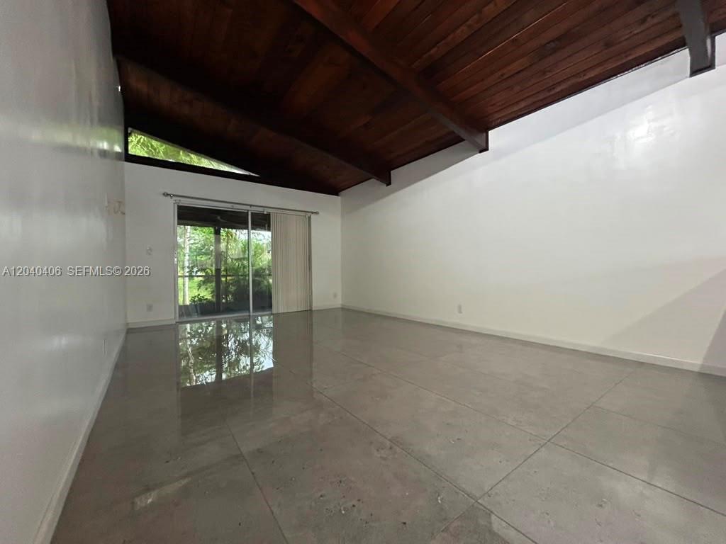 112 Fox Road, Unit 250 Hollywood, FL 33024 - Photo 7 of 27 Gallery Image 7