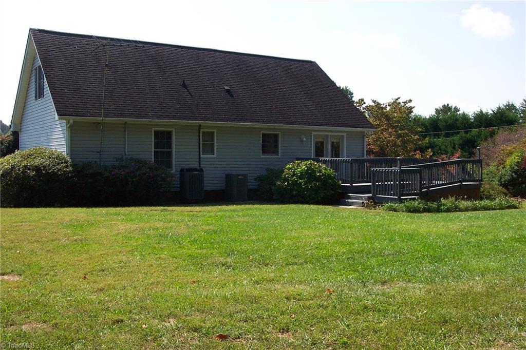 176 Simmons Road Pilot Mountain, NC 27041 - Photo 4 of 16 FRONT SIDE