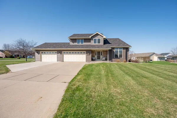 $539,900 | 2061 West Higgins Hill, De Pere, WI 54115