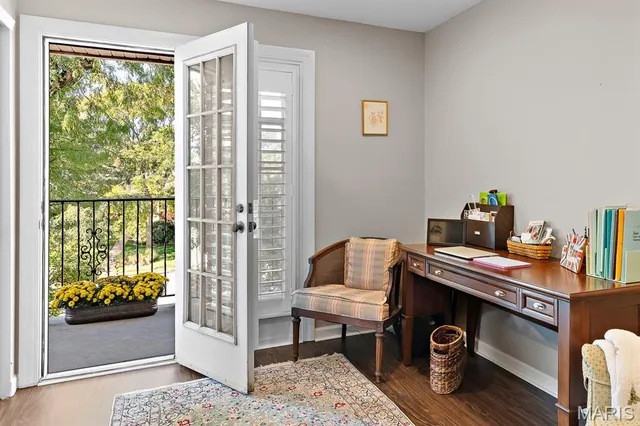 $415,000 | 522 North Kirkwood Road, Unit 2B, Kirkwood, MO 63122