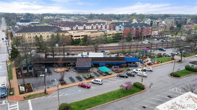 $400,000 | 522 North Kirkwood Road, Unit 2B, Kirkwood, MO 63122