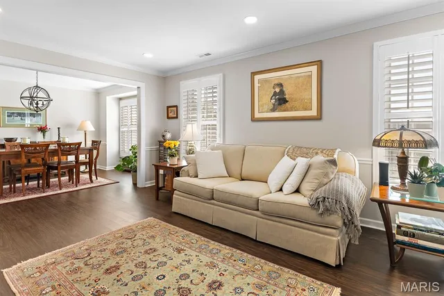 $415,000 | 522 North Kirkwood Road, Unit 2B, Kirkwood, MO 63122