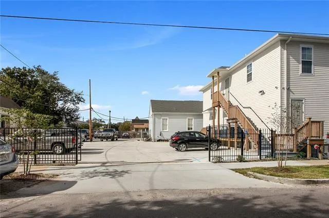 $1,450 | 4002 Canal Street, Unit C, New Orleans, LA 70119