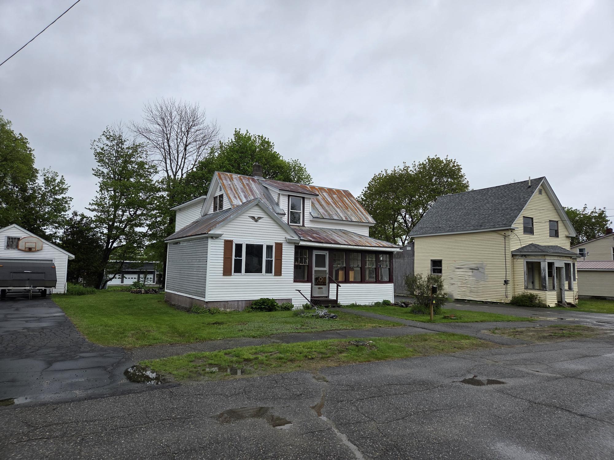 185 Knox Street Millinocket, ME 04462 - Photo 3 of 24 185 Knox2