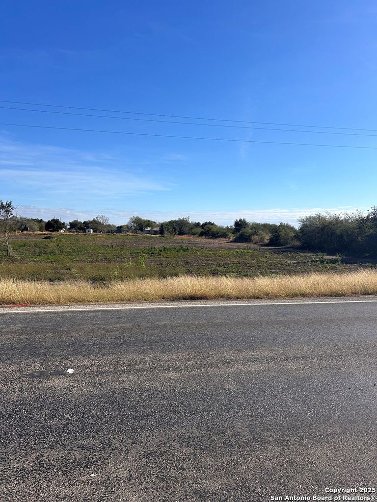 1130 North Highway 181 Frontage Road Beeville, TX 78102 - Photo 3 of 19 a view of an ocean and beach