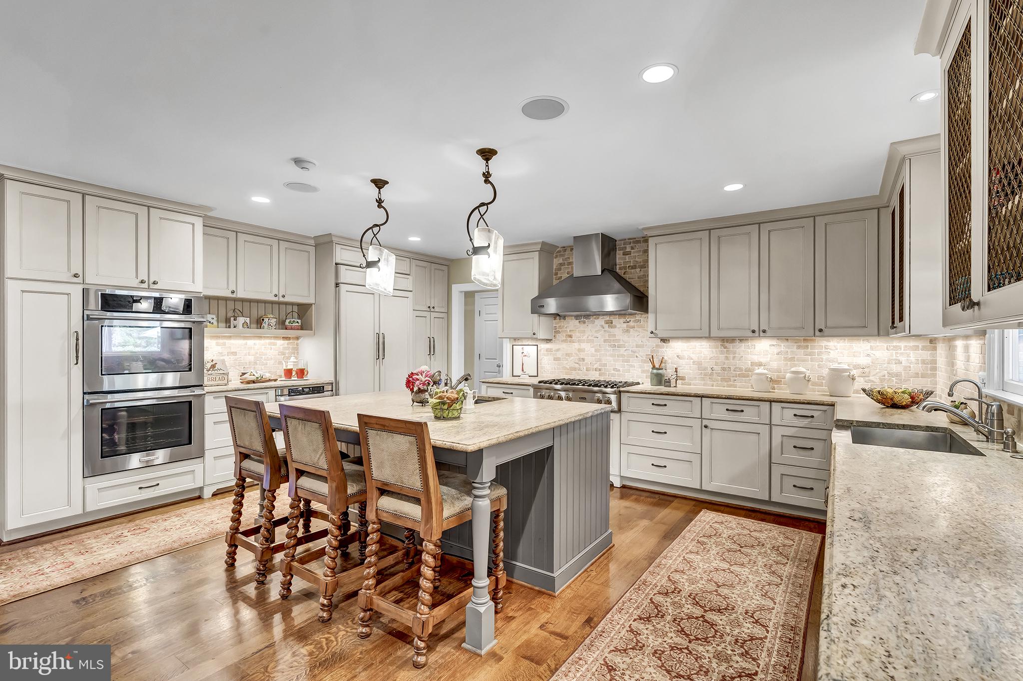 26100 Mullinix Mill Road Mount Airy, MD 21771 - Photo 14 of 99 Modern elegance in a spacious kitchen.
