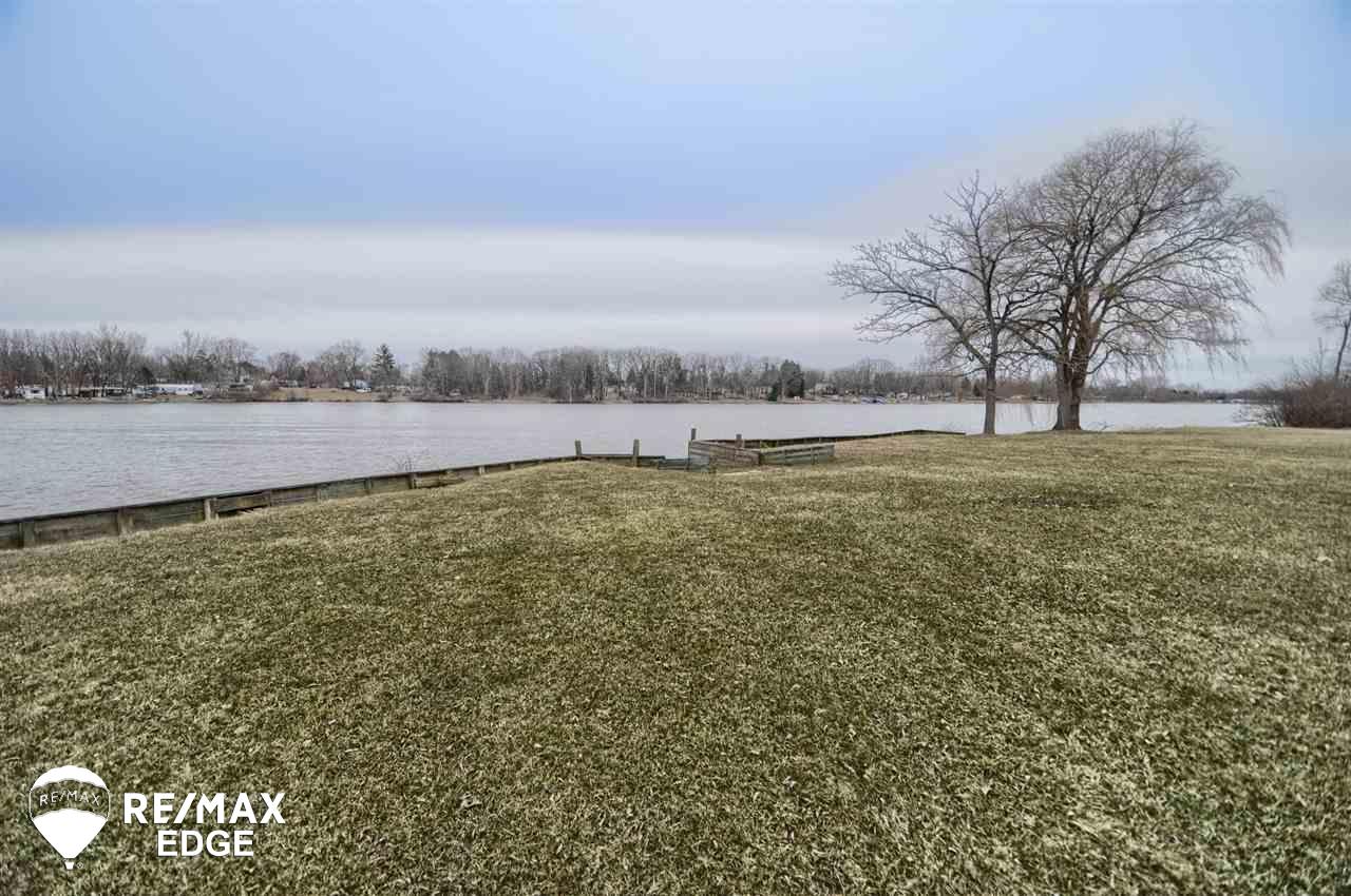 3320 East Pierson Road Flint, MI 48506 - Photo 2 of 40