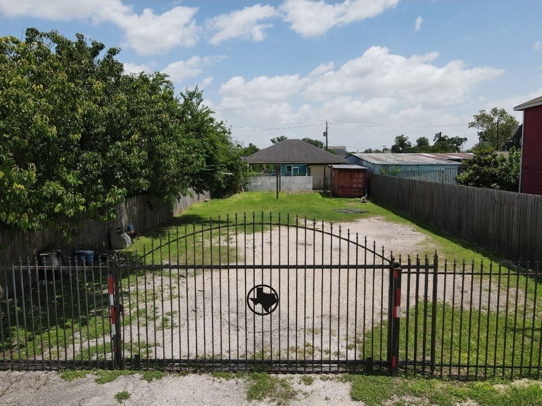 1417 Weiss Street Houston, TX 77009 - Photo 7 of 7