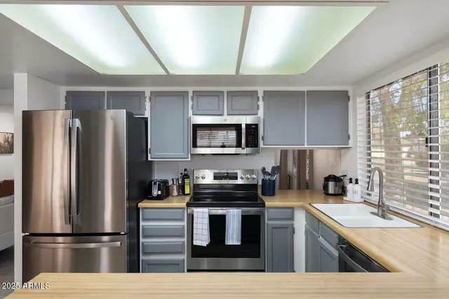 $2,900 | 4627 West Commonwealth Place, Chandler, AZ 85226