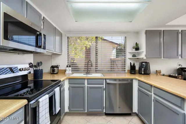 $2,900 | 4627 West Commonwealth Place, Chandler, AZ 85226