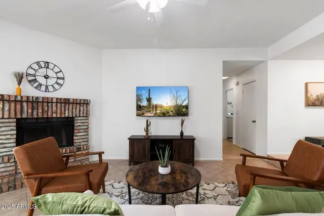 $2,900 | 4627 West Commonwealth Place, Chandler, AZ 85226