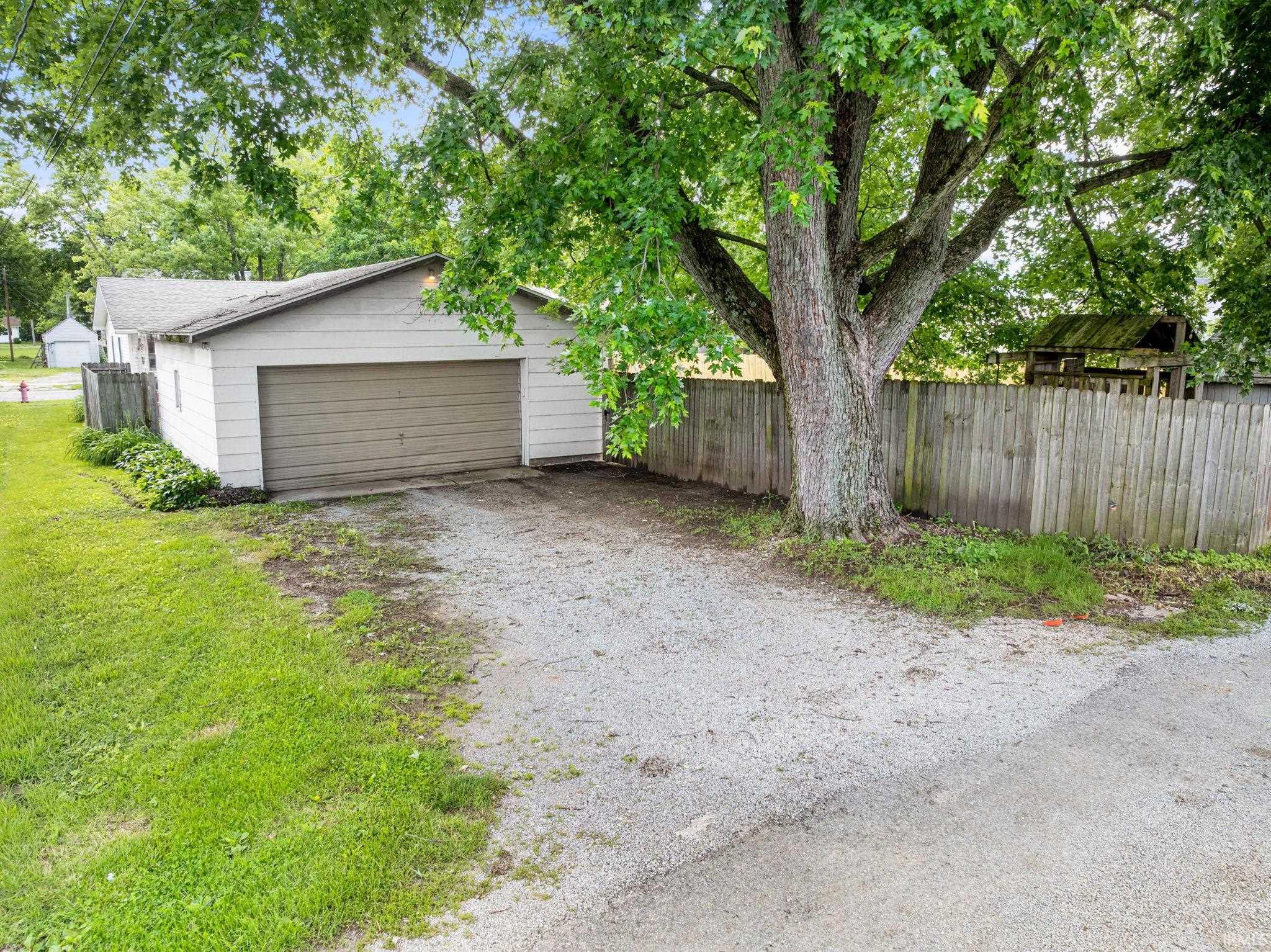 718 Maple Street Monticello, IN 47960 - Photo 32 of 36