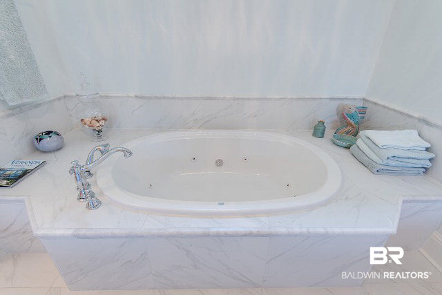 17623 Burwick Loop Fairhope, AL 36532 - Photo 24 of 45 Jetted Garden Tub