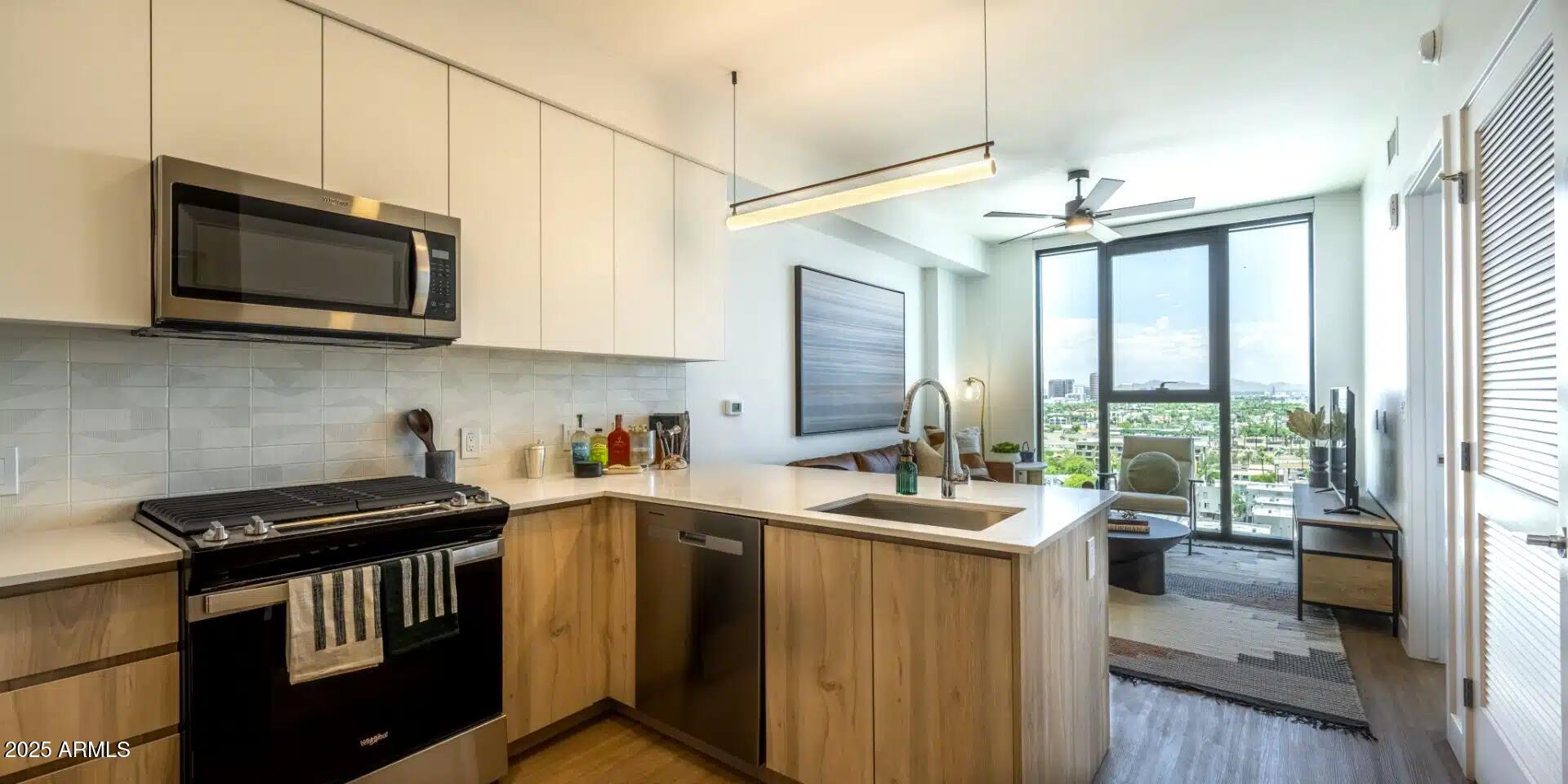 817 North 6th Street, Unit A2 Phoenix, AZ 85004 - Photo 5 of 39 Kitchen 2