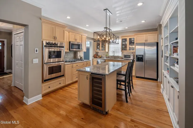 $1,500,000 | 7 Park Alley, Saratoga Springs, NY 12866