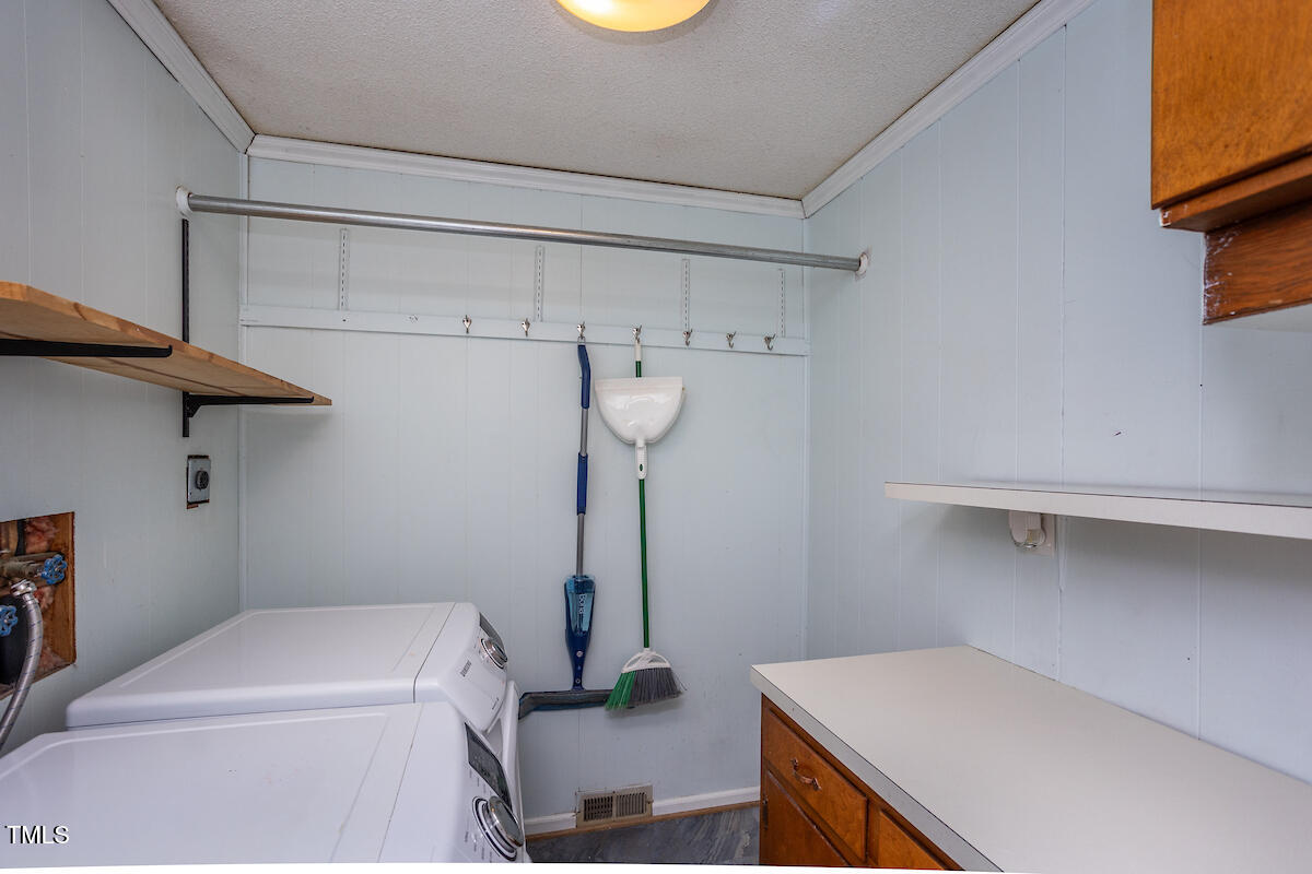 3615 Octavia Street Raleigh, NC 27606 - Photo 33 of 39 3615Octavia015