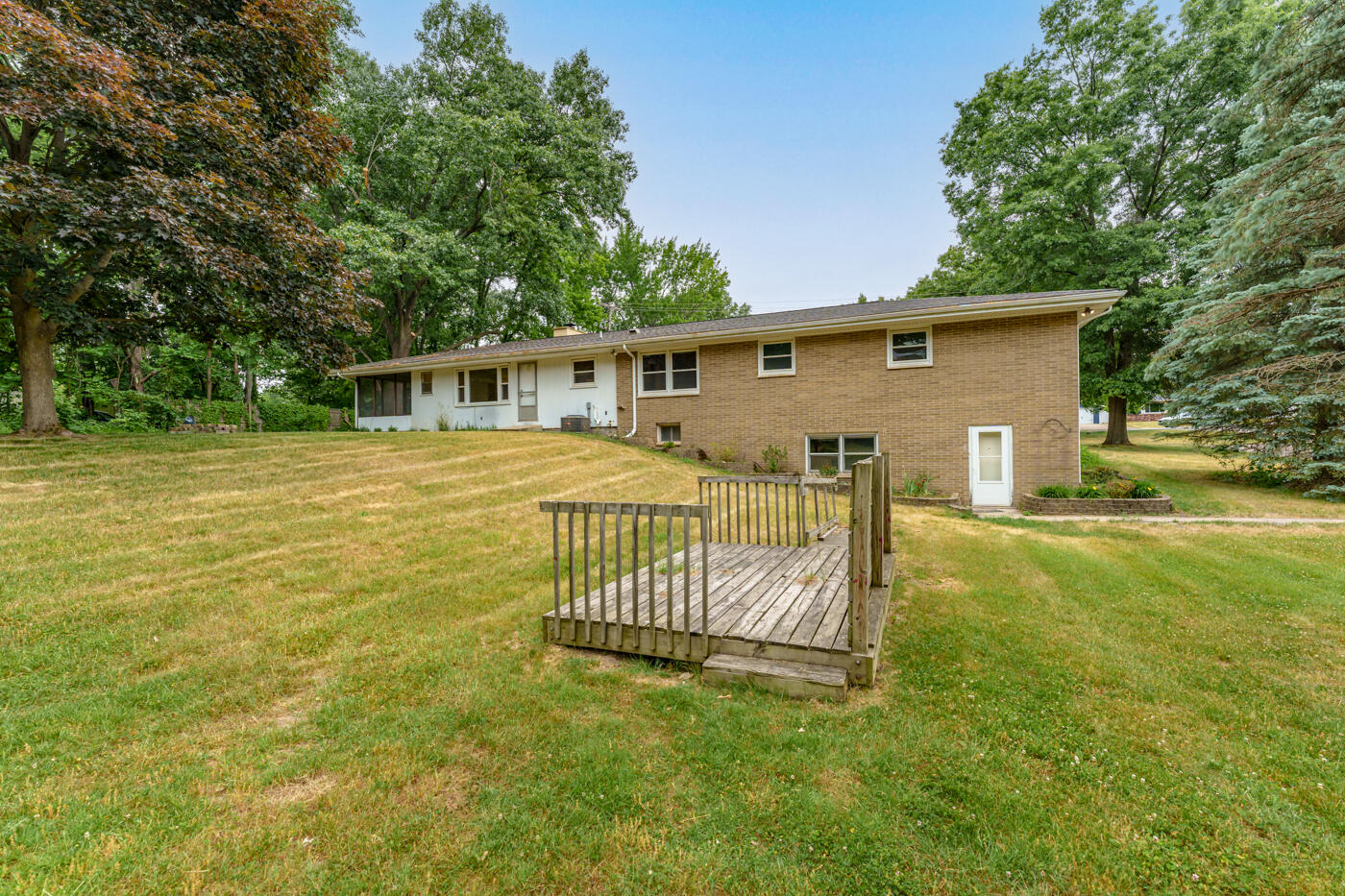 2209 Romence Road Portage, MI 49024 - Photo 23 of 27 Romence_Rd_2209_Portage_49024-32