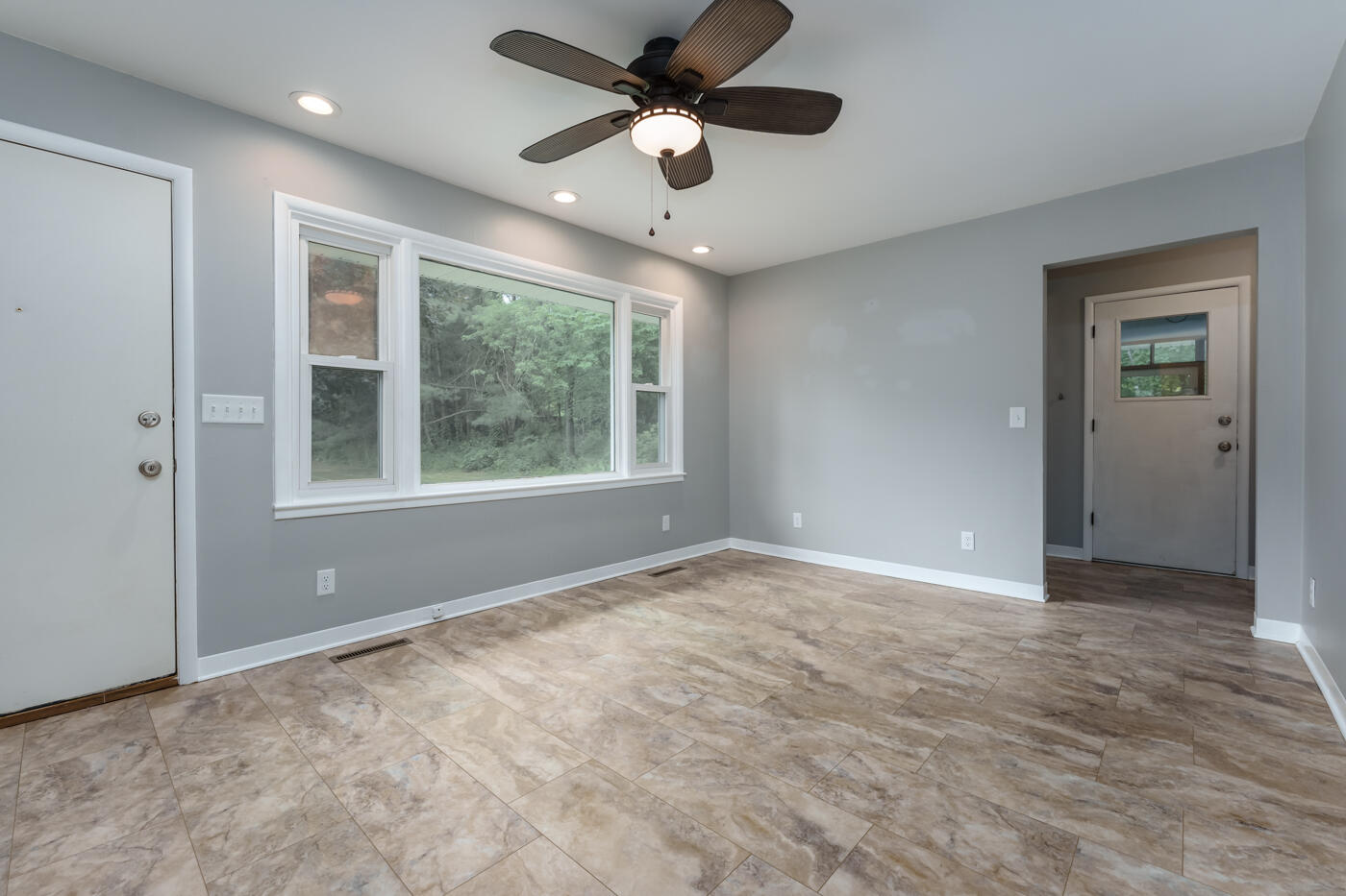 2209 Romence Road Portage, MI 49024 - Photo 6 of 27 Romence_Rd_2209_Portage_49024-8