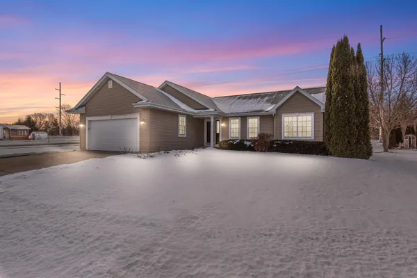 $334,900 | 1542 Primrose Lane, Fond du Lac, WI 54935