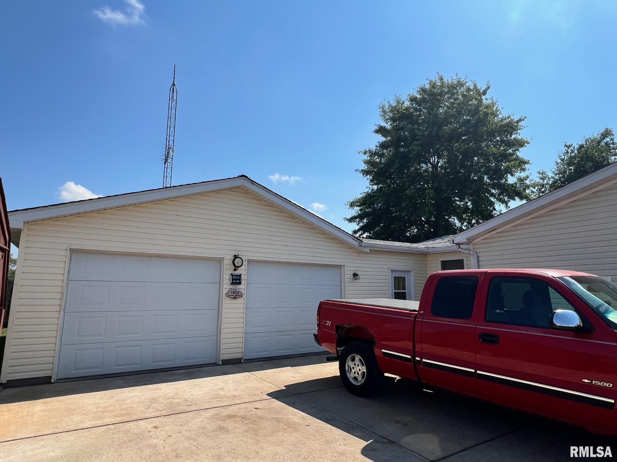 517 South O'Bannon Street Raymond, IL 62560 - Photo 12 of 13