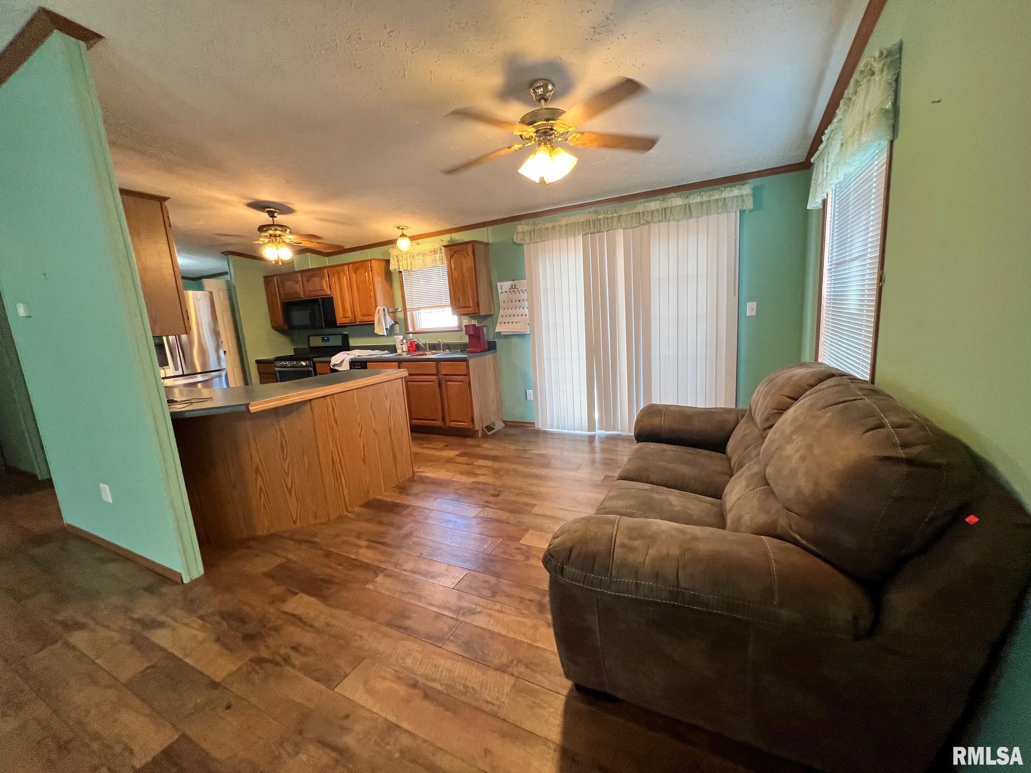 517 South O'Bannon Street Raymond, IL 62560 - Photo 7 of 13