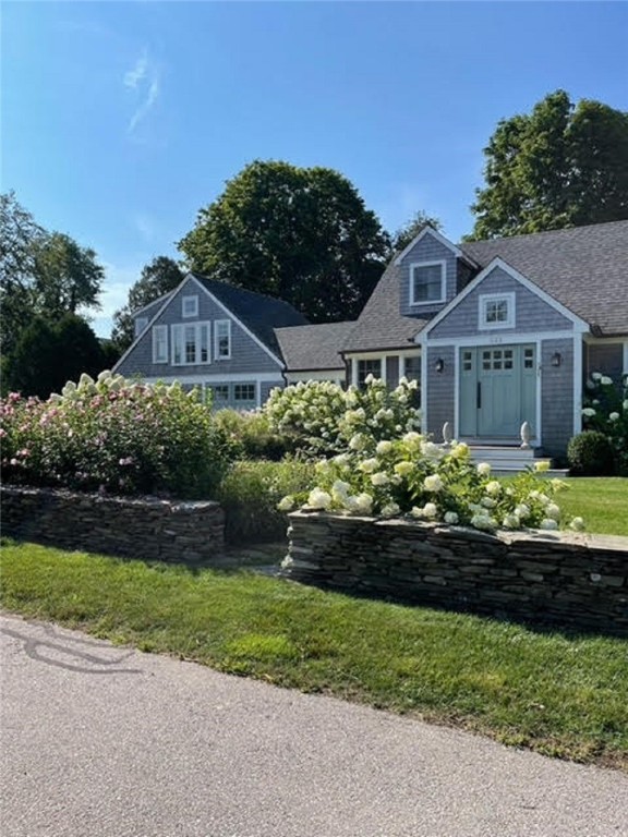 143 Longfellow Road Jamestown, RI 02835 - Photo 2 of 20