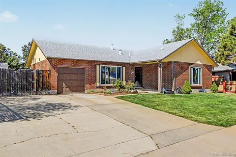 $425,000 | 5009 Uvalda Street, Denver, CO 80239