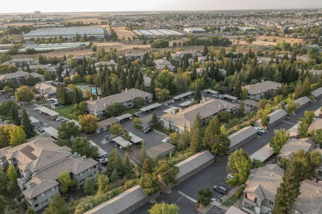 $689,900 | 6261 Arctic Loon Way, Rocklin, CA 95765