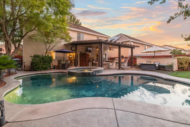 $689,900 | 6261 Arctic Loon Way, Rocklin, CA 95765