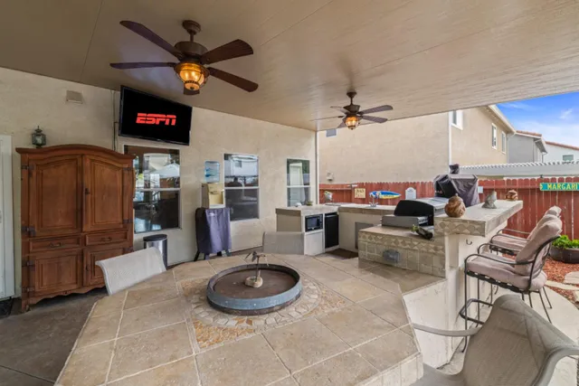 $689,900 | 6261 Arctic Loon Way, Rocklin, CA 95765