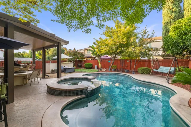 $689,900 | 6261 Arctic Loon Way, Rocklin, CA 95765