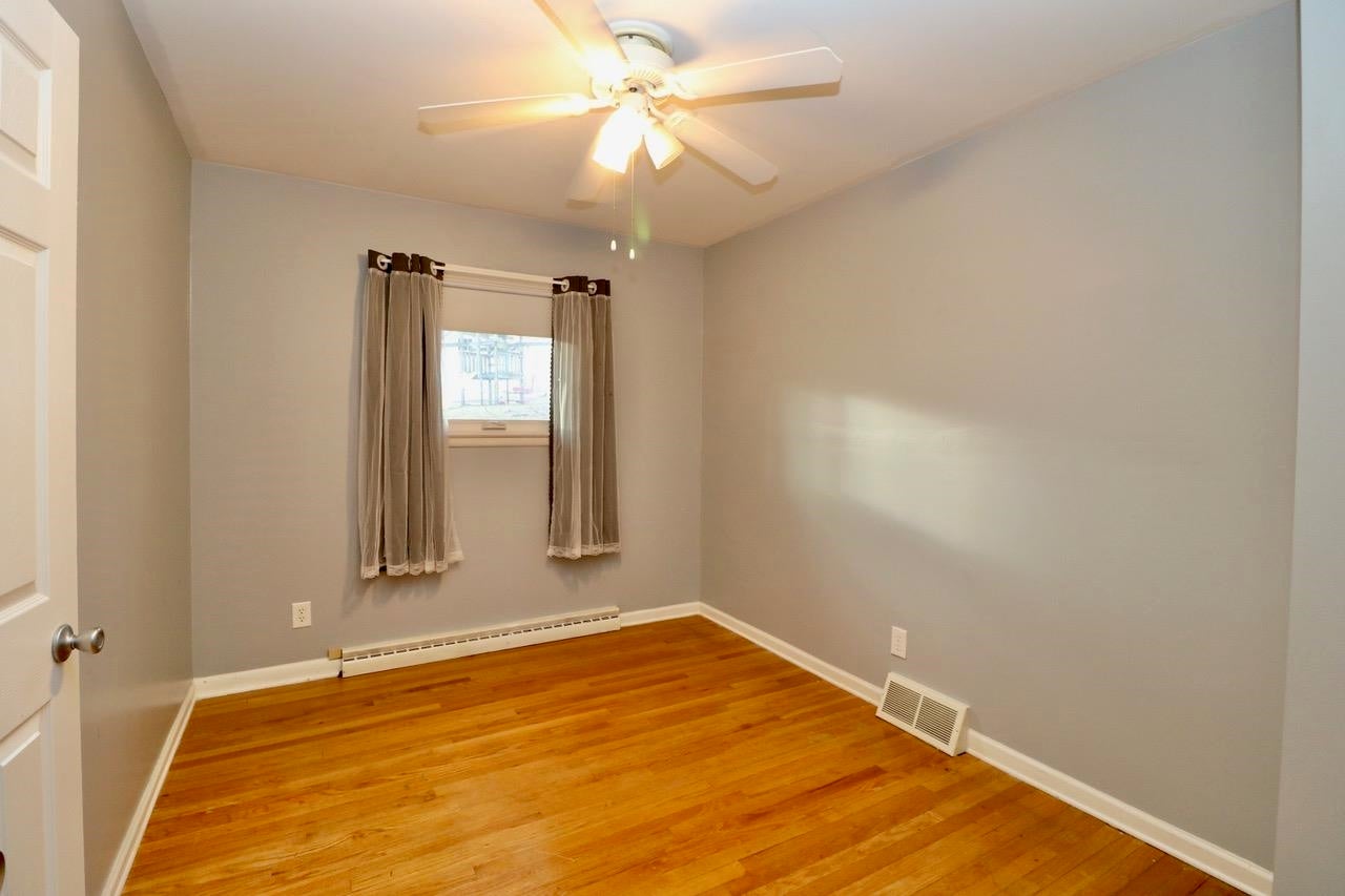 2433 Radford Road Dubuque, IA 52002 - Photo 12 of 28 Gallery Image 12