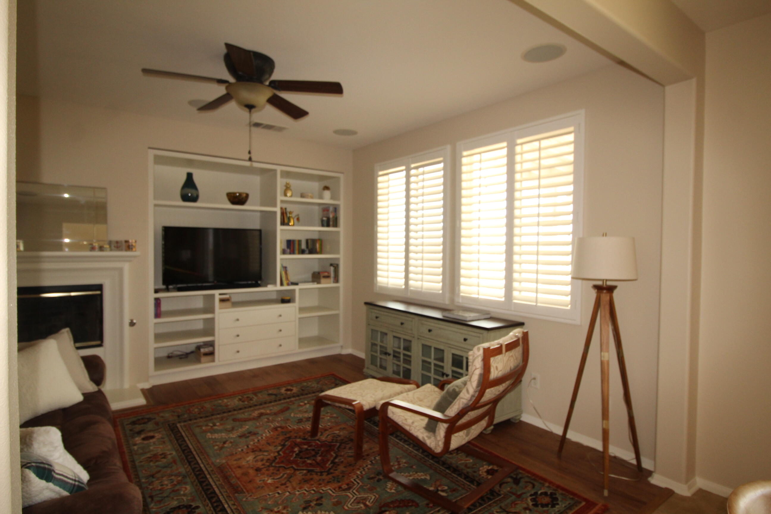 2841 Hornbeam Road Palmdale, CA 93551 - Photo 12 of 36 Built in shelves