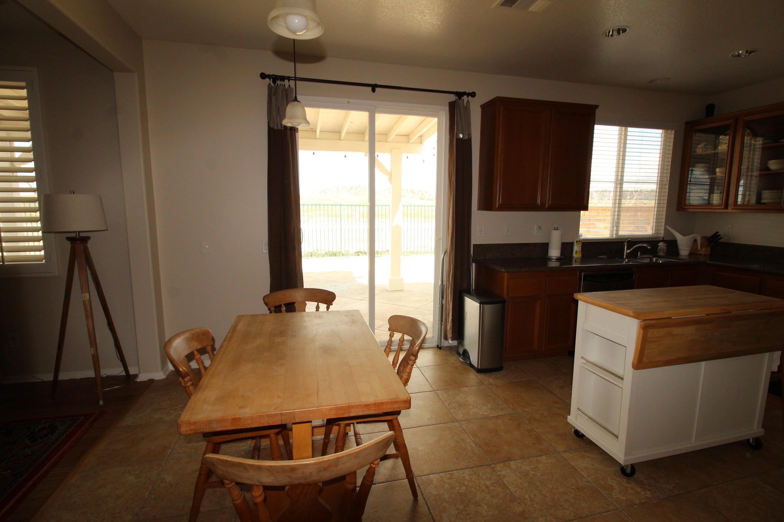 2841 Hornbeam Road Palmdale, CA 93551 - Photo 18 of 36 Dining area