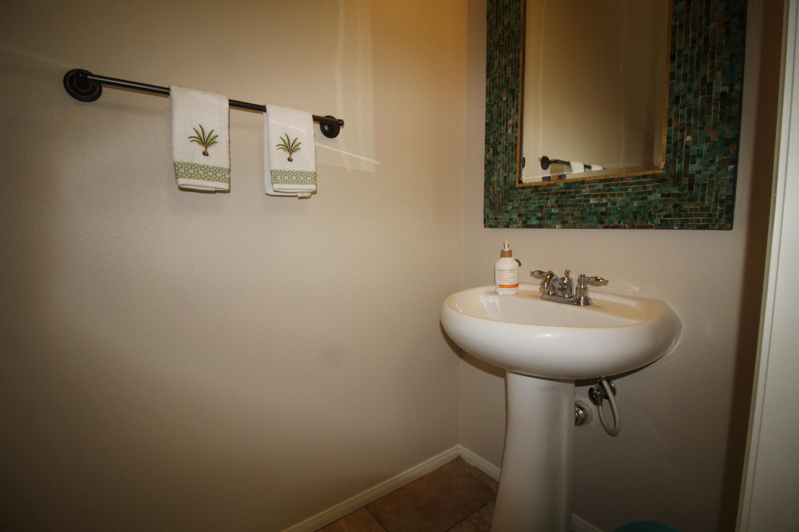 2841 Hornbeam Road Palmdale, CA 93551 - Photo 20 of 36 Half bath