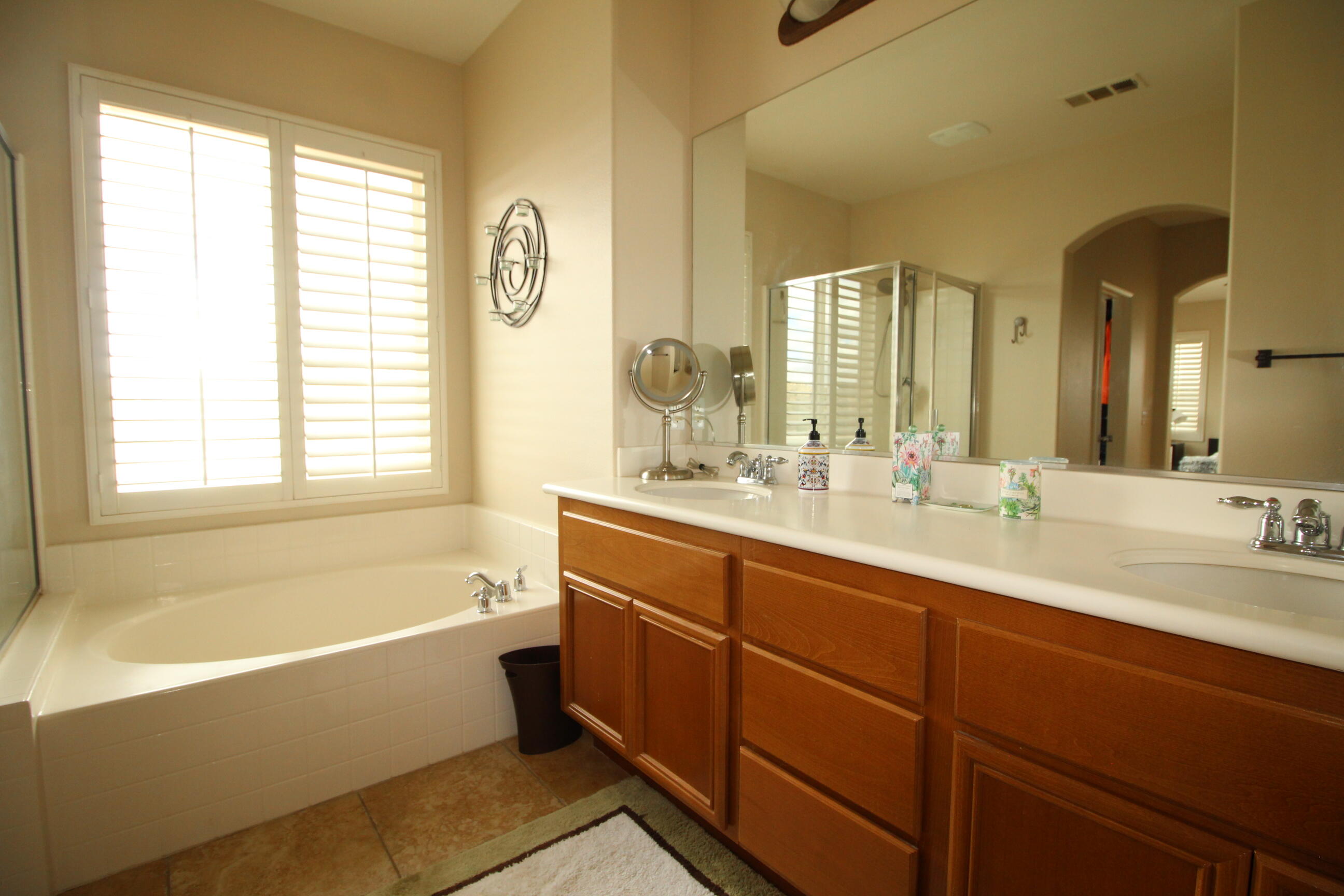2841 Hornbeam Road Palmdale, CA 93551 - Photo 25 of 36 Dual sinks