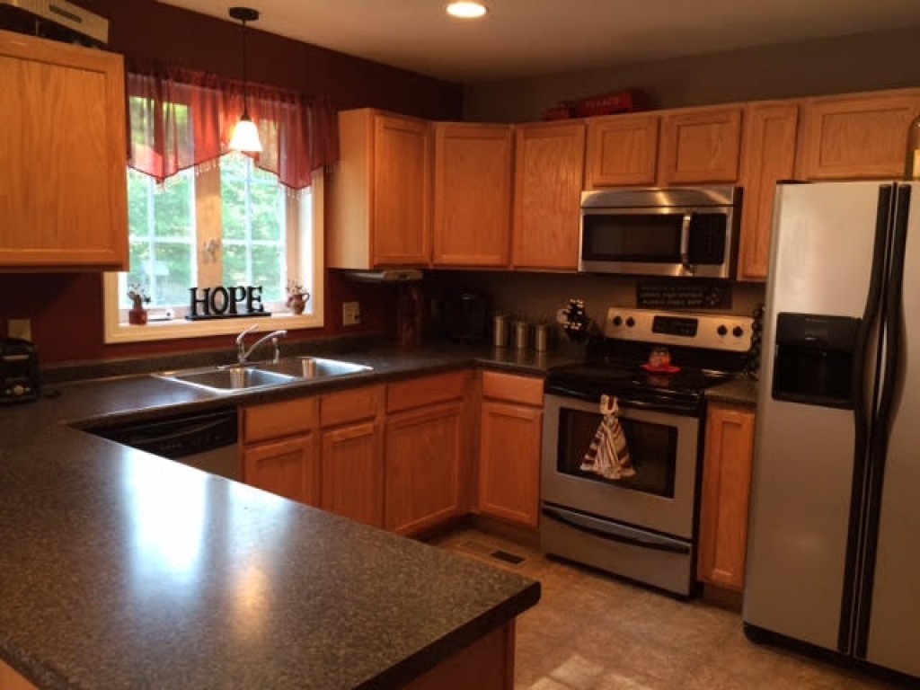 428 Old Bennington Road Greenfield, NH 03047 - Photo 4 of 36 Gallery Image 4