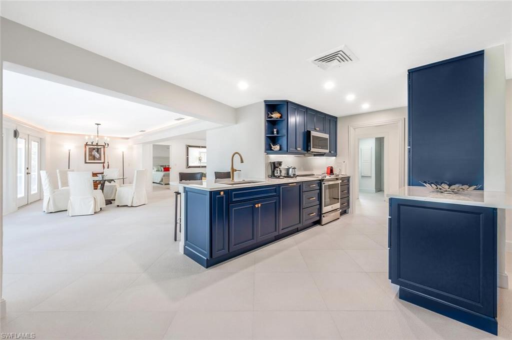 735 Parkview Lane Naples, FL 34103 - Photo 13 of 32