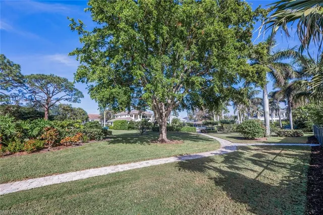 $9,000 | 735 Parkview Lane, Naples, FL 34103