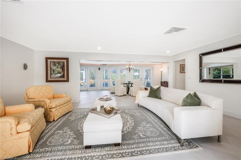 735 Parkview Lane Naples, FL 34103 - Photo 5 of 32